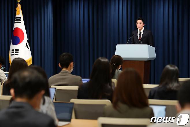 이재명 대통령실 부대변인이 26일 오후 용산 대통령실 청사에서 현안 브리핑을 하고 있다. 2022.9.26/뉴스1 ⓒ News1 오대일 기자