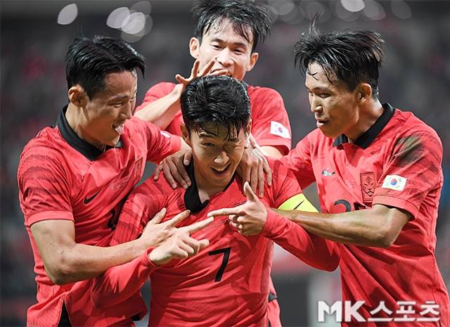 대한민국 축구 대표팀이 손흥민의 헤더골에 힙입어 카메룬에 1-0으로 승리했다. 사진(상암 서울)=천정환 기자