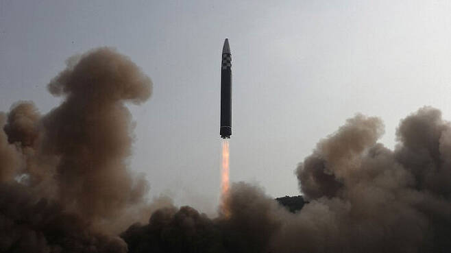 북한 ICBM 발사 장면 (사진=평양 조선중앙통신 제공, 연합뉴스)