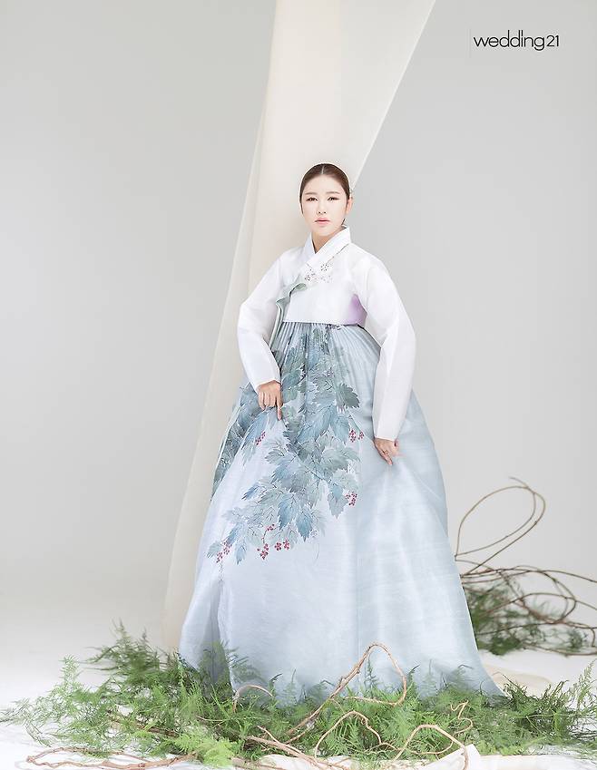 A picture of singer Song Ga-ins Hanbok has been released.In the picture conducted through the magazine Wedding 21, Song Ga-in has played various styles ranging from oriental embroidery to vivid colored hanbok.Wedding Hanbok was specially produced for this filming, and it made the sweet charm of Song ga-in with white jacket, flower embroidery, and rich white skirt.Song Ga-in, who is also the ambassador for the 2022 Hanbok public relations department of the Ministry of Culture, Sports and Tourism,Song Ga-in said, If you are married, I want to have a special outdoor wedding in nature without being tied to the framework.Song Ga-ins Hanbok pictorial can be seen in the October issue of Wedding 21.PhotosWedding21