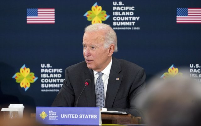 조 바이든 미국 대통령이 29일(현지시간) 워싱턴 국무부에서 제1차 미·태평양 도서국 정상회의를 열고 연설하고 있다. AP/뉴시스