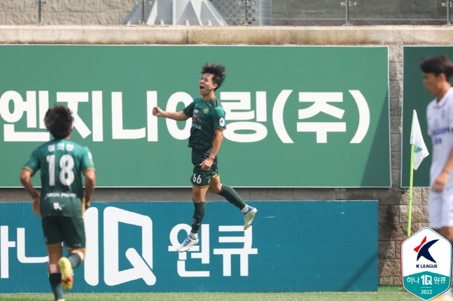 김포 김이석이 1일 아산전에서 득점 후 기뻐하고 있다. 제공 | 한국프로축구연맹