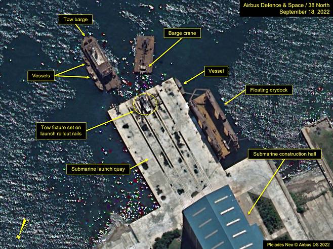 미국의 북한 전문매체 38노스가 지난달 21일 북한이 새 잠수함 진수를 준비하는 것으로 추정된다고 밝힌 함경남도 신포조선소의 모습. [연합]