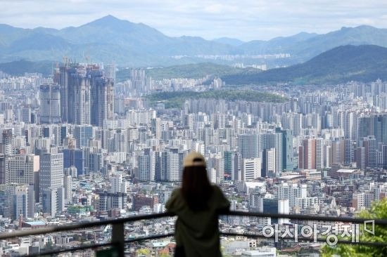 서울 남산에서 바라본 도심 풍경. /문호남 기자 munonam@