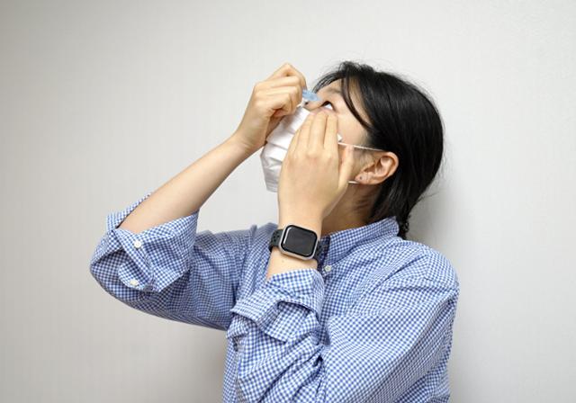 안구건조증은 대부분 눈꺼풀 염증때문에 발생하는 염증성 질환이다. 한국일보 자료사진
