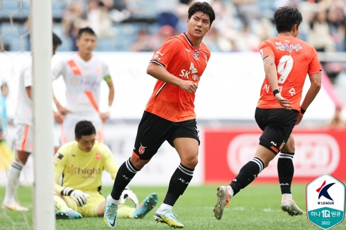 만회골 터트린 제주 주민규(가운데). [한국프로축구연맹 제공. 재판매 및 DB 금지]