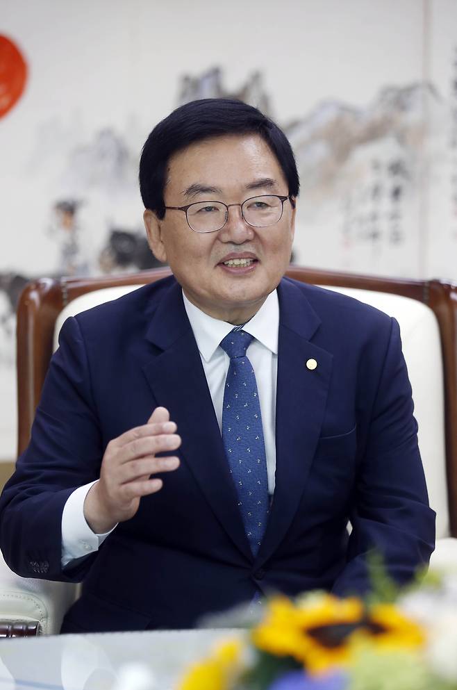 문인 광주 북구청장이 서울신문과 인터뷰에서 “민선8기엔 주민이 안전하고 품격 있는 삶을 누릴 수 있는 ‘행복 북구’를 만들어 가겠다”고 밝히고 있다.