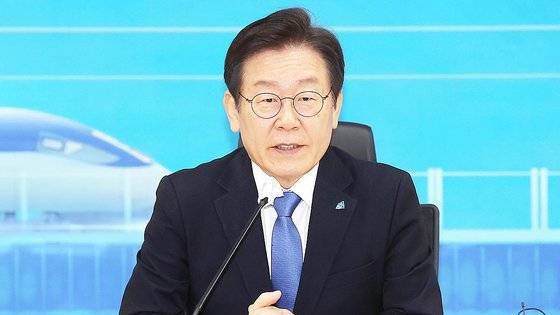 이재명 더불어민주당 대표가 지난달 26일 경기도청에서 열린 현장 최고위원회의에서 발언하고 있는 모습. 뉴스1