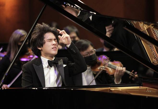 Pianist Lim Yun-chan performs during one of the final rounds of the 17th Van Cliburn International Piano Competition in Fort Worth, Texas, Friday. (The Van Cliburn International Piano Competition)