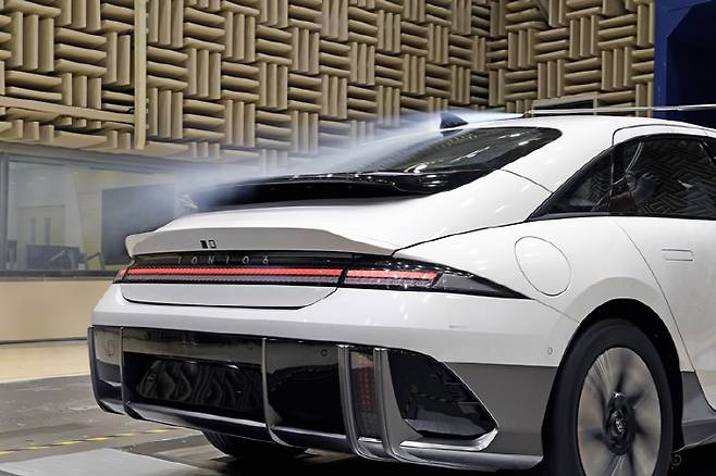 아이오닉6 리어스포일러 [사진 출처 = 현대차]