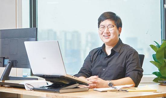 미국 증권 시장 최초로 KPOP ETF를 상장시킨 이장원 CT인베스트먼트 대표가 제14호 매경이코노미 NFT의 주인공이다. (CT인베스트먼트 제공)