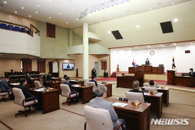 군포시 의회 본회의 현장.