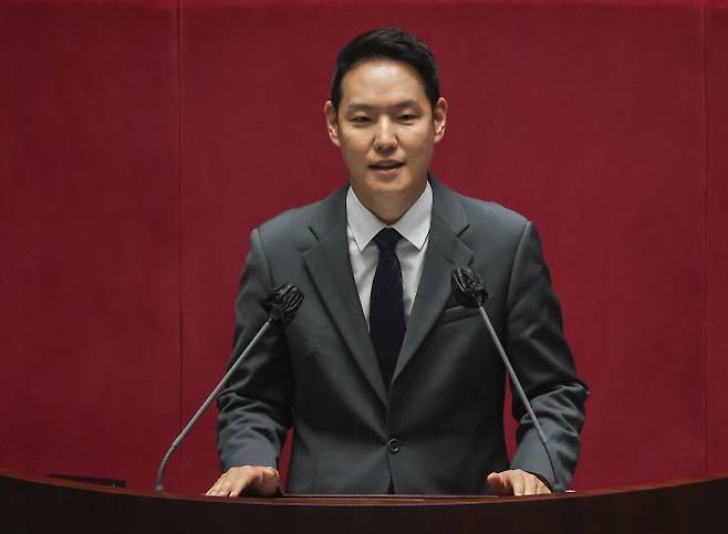 김한규 더불어민주당 의원이 지난 7월 4일 서울 여의도 국회에서 열린 제398회 국회(임시회) 제01차 본회의에서 인사말을 하고 있다.(사진=뉴시스)