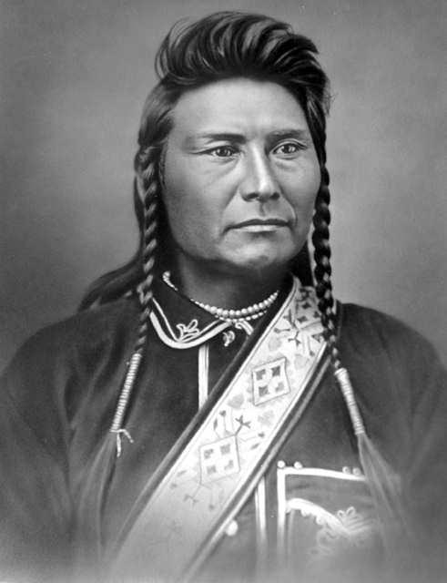 패배-도피의 마지막 여정을 빛나게 이끈 아메리카 원주민 네즈퍼스 족 추장 조셉. 위키피디아