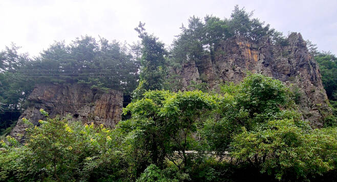 통리에서 가까운 쇠바위는 탄광역사문화촌이 있는 철암의 상징이다.