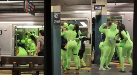 뉴욕 지하철에 나타난 형광 쫄쫄이 여성 강도단. 출처=유튜브 캡처(뉴스1)