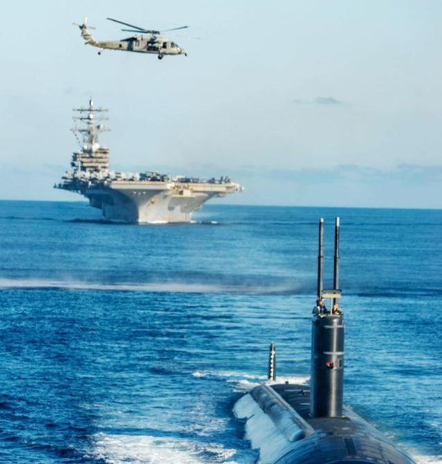 지난달 30일 한미일 대잠전 훈련에 참가한 미측 전력들이 동해 공해상에서 기동훈련을 하고 있다. 앞쪽부터 미국 원자력추진 잠수함 아나폴리스함(SSN), 미국 원자력추진 항공모함 로널드 레이건함(CVN), 미국 해상작전헬기(MH-60, 시호크) 해군 제공