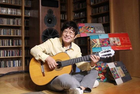 6일 서울 벨로주 망원에서 열린 데뷔 45주년 기념 '산울림 리마스터 프로젝트' 기자간담회에 참석한 가수 김창완. 뉴스1