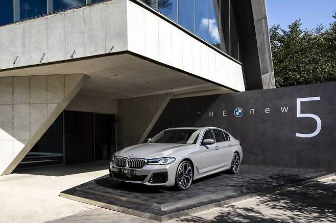 지난달 국내 수입차 베스트셀링카를 차지한 BMW 5시리즈.