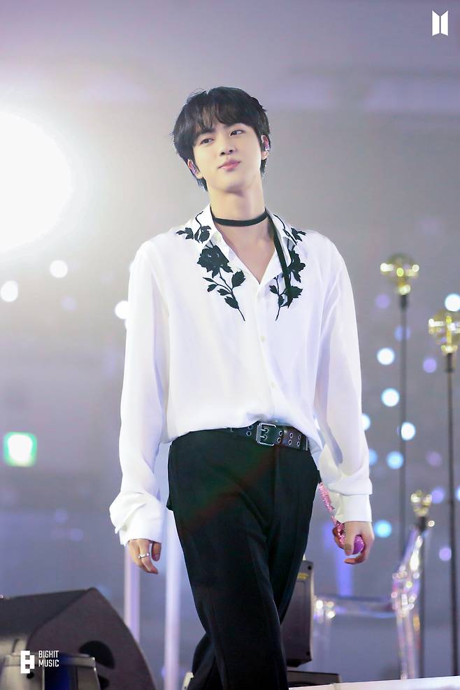 "김석진 민낯 예쁜 거 봐" 방탄소년단 진, 완벽 비주얼+환상 피지컬