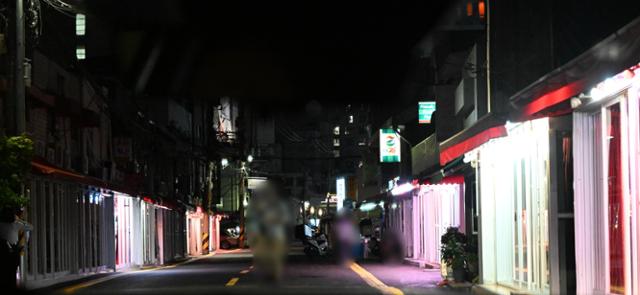 서울 영등포구 성매매 집결지 일대의 모습. 서재훈 기자