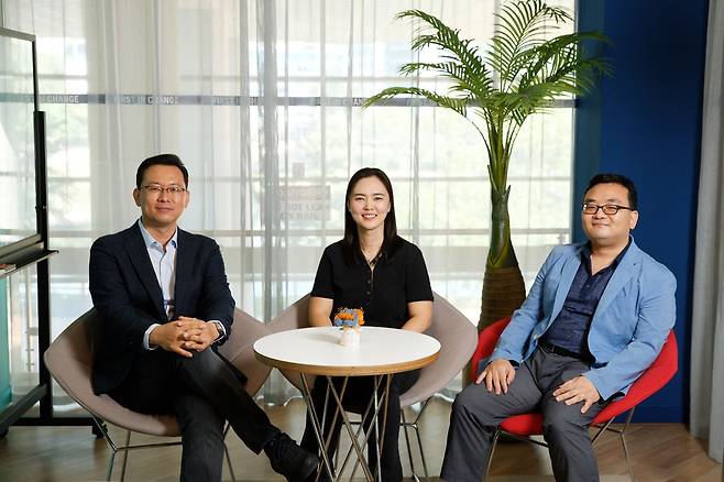 연구진 모습 왼쪽부터 UNIST 김채운 교수, 울산대 박지원 박사, UNIST 김재업 교수. [울산과학기술원 제공. 재판매 및 DB 금지]