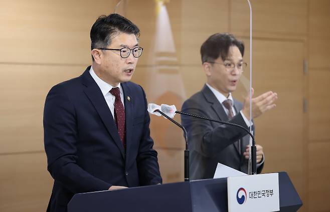 장상윤 교육부 차관이 11일 오후 정부서울청사 브리핑룸에서 제1차 기초학력 보장 종합계획 관련 브리핑을 하고 있다. 연합뉴스