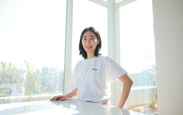 이명진 아루 대표는 '자기만의방'을 론칭하며 서비스의 페르소나를 '자신'이라 설명했다. 여성으로 살면서 느꼈던 '왜 이런 건 아무도 알려주지 않지?' '왜 이런 서비스는 없지?'라는 궁금증과 호기심을 기반으로 창업을 마음먹었기 때문이다. 아루 제공