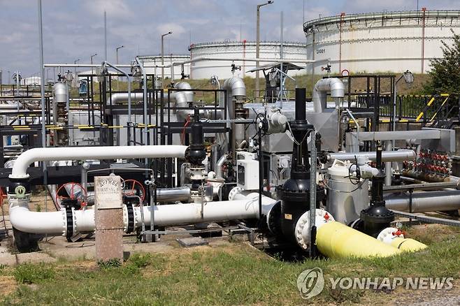 폴란드 "러-유럽 잇는 드루즈바 송유관서 누출 감지" [신화=연합뉴스 자료사진]