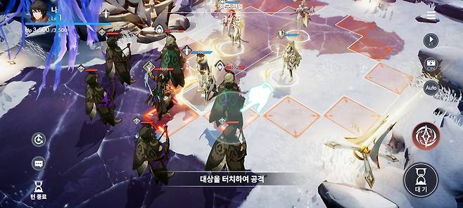 '아르케랜드' 전투 장면. 턴제 RPG의 기본 룰을 따르고 있다.