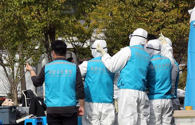 방사능 방재훈련 중 기념사진  [양영석 기자]