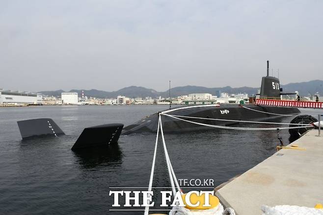 지난 3월9일 취역한 일본 해상자위대의 타이게이급 잠수함 1번함인 타이게이함이 미쓰비시중공업 고베조선소 부두에 계류돼 있다. /일본 해상자위대 트위터