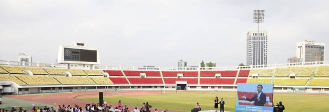 전북지역에서 해마다 노후 공공체육시설이 늘어나면서 수백억 원에 달하는 유지·보수 비용이 지출되는 등 재정기반이 열악한 도내 지자체에 큰 부담으로 작용하고 있는 것으로 나타났다. 사진은 옛 전주종합경기장 모습으로 기사 특정 내용과 무관합니다. ⓒ전주시