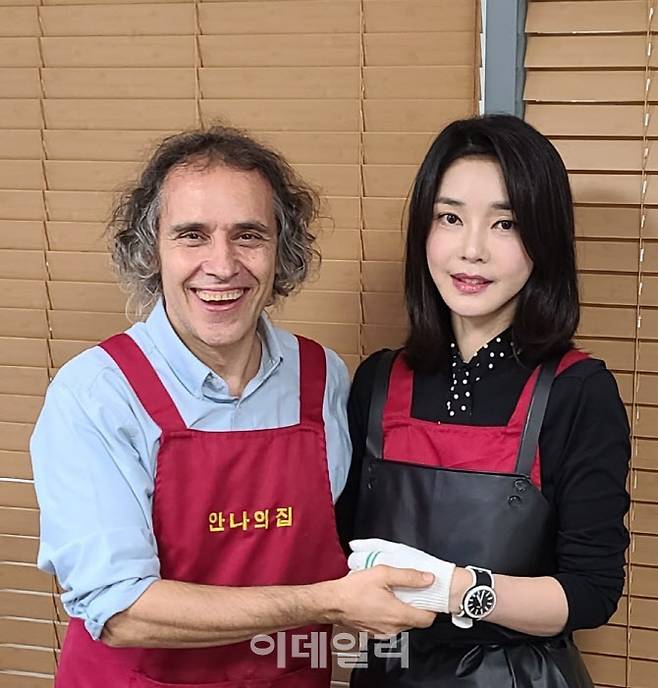 김하종 신부와 김건희 여사 (사진=김 신부 페이스북)