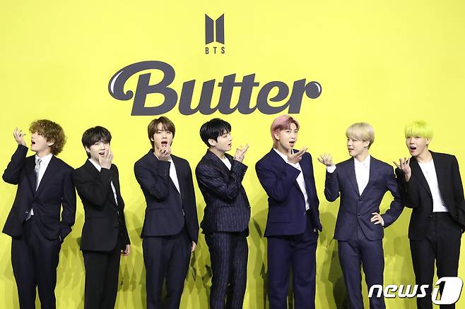 그룹 방탄소년단(BTS) 뷔(왼쪽부터), 슈가, 진, 정국, RM, 지민, 제이홉ⓒ 뉴스1