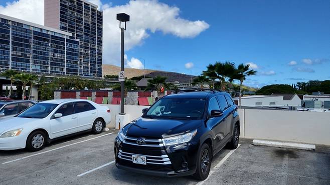 5일 오후 2시(현지시간) 하와이 호놀룰루에서 기자가 빌린 렌터카 모습/사진=이강준 기자