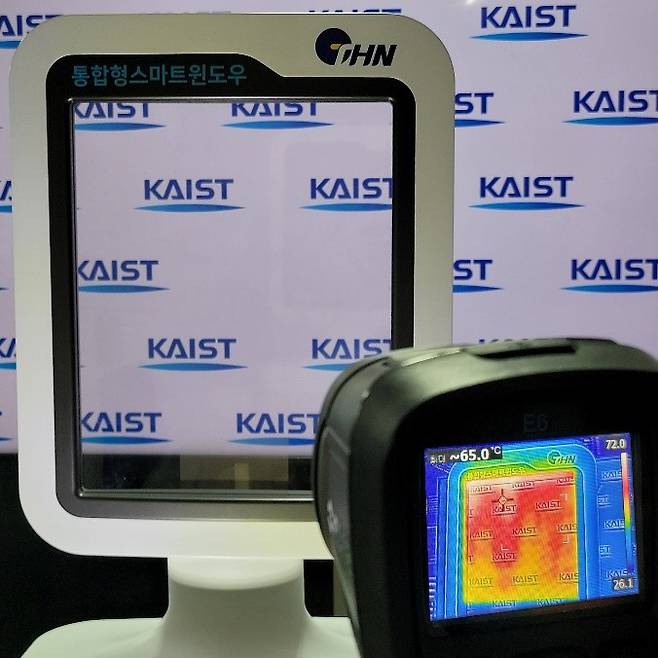 투명 열선에 의한 필름 온도가 상승하는 모습.[KAIST 제공]