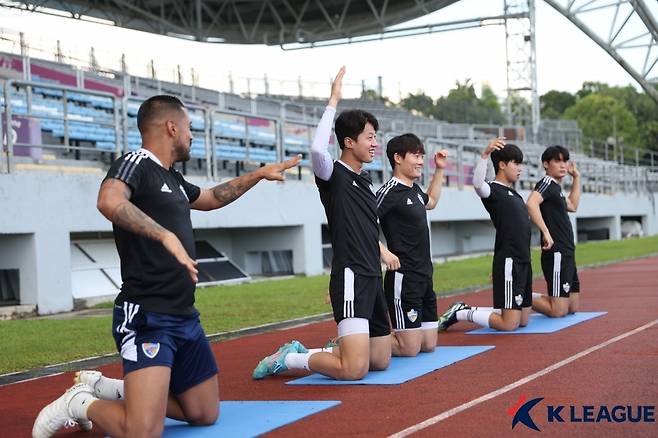 울산 현대의 김민준(가운데)(한국프로축구연맹 제공)