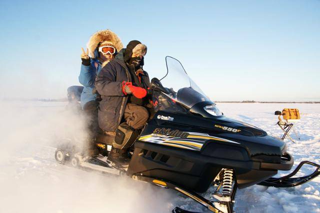 오로라빌리지의 스노모빌 체험. 주민들의 주요 이동수단이기도 하다. ⓒ노스웨스트준주관광청