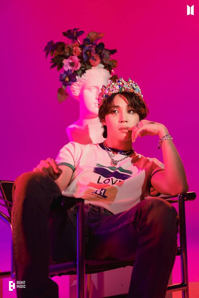 "첫눈에 사랑에 빠졌어♥" 방탄소년단 지민, 마법 같은 아름다움..'Jimin: Fashion Icon'