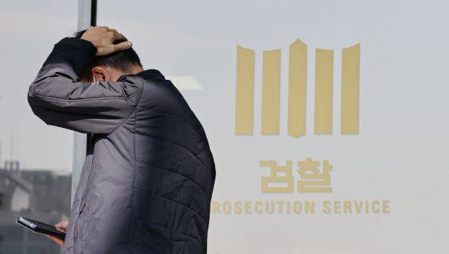 검찰이 더불어민주당 이재명 대표의 최측근인 김용 민주연구원 부원장에 대해 정치자금법 위반 혐의로 구속영장을 청구한 21일 서울 서초구 서울중앙지방검찰청 모습. 연합뉴스