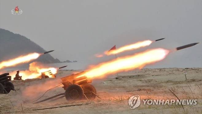 북한 방사포  ※기사와 직접적인 관련이 없습니다. [연합뉴스 자료사진] [국내에서만 사용가능. 재배포 금지. For Use Only in the Republic of Korea. No Redistribution] nkphoto@yna.co.kr