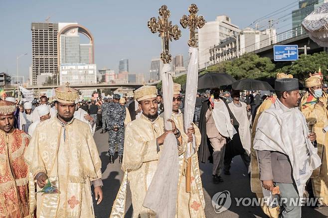 지난 22일 에티오피아 수도 아디스아바바에서 열린 정부군 지지 집회의 정교회 고위 성직자들 [AFP 연합뉴스 자료사진. 재판매 및 DB 금지]