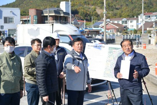 최재구 예산군수가 사업 현장의 생생한 모습을 살피고 군민의 목소리를 경청하는 등 '새로운 내일, 하나된 예산' 조성에 박차를 가하고 있다.사진=에산군 제공