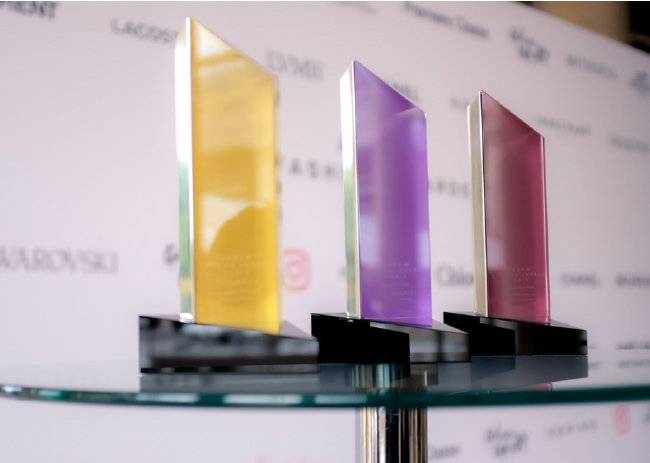 안담패션어워드 상패. [안담]