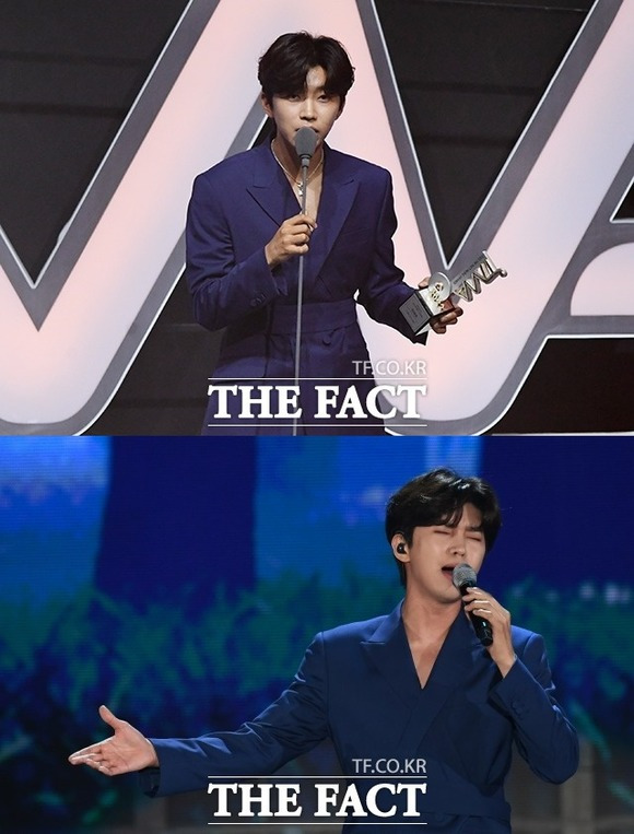 '2022 TMA'에서 더팩트 뮤직 어워즈 부문 '올해의 아티스트상', 팬앤스타 부문 '앤젤앤스타상' '트로트인기상' '최애상' '최다득표상' 등 5관왕을 차지한 임영웅은 올해 큰 사랑을 받은 대표곡 '다시 만날 수 있을까'를 특유의 깊은 울림과 호소력 짙은 무대로 꾸며 팬들의 환호를 받았다. /배정한 임영무 기자