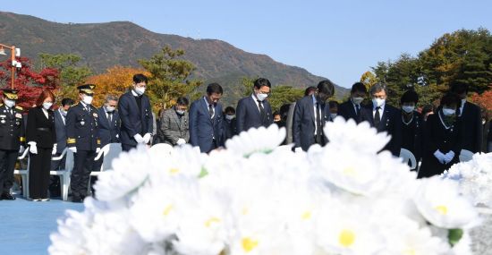 경남 거창군은 제71주기 거창 사건 희생자 제34회 합동위령제 및 추모식을 거창사건추모공원에서 거행했다.