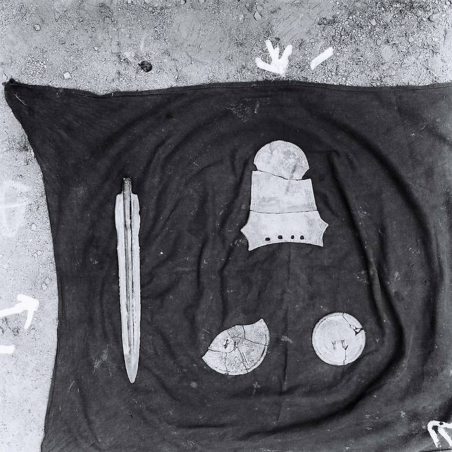 1967년 발굴된 동검 거울 등의 유물 (출처: 대전보건전문대 故 이은창 교수)