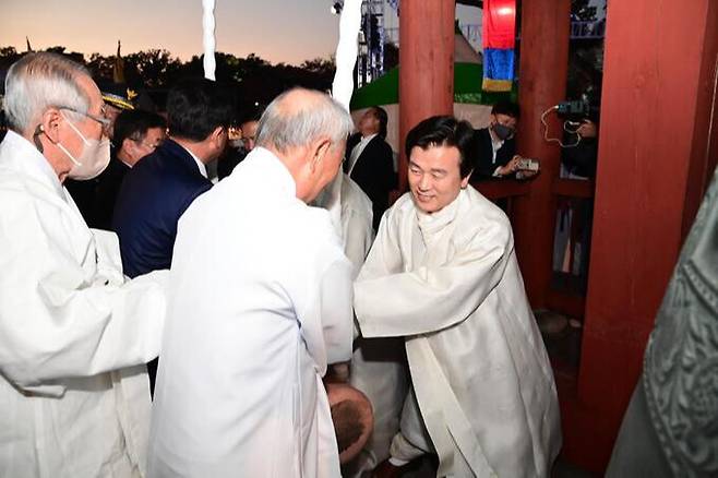 호국타종 의식 거행. 진주시 제공