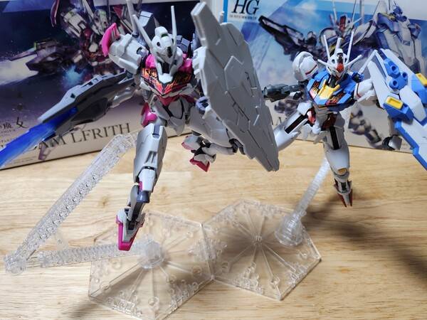 - 다른 수성의 마녀 시리즈 기체도 관심이 솔솔... HG가 초보자에게 딱 적당한 것 같다